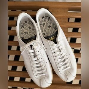 New adidas LaCombe low profile sneakers men’s 7.5 (women’s 9)